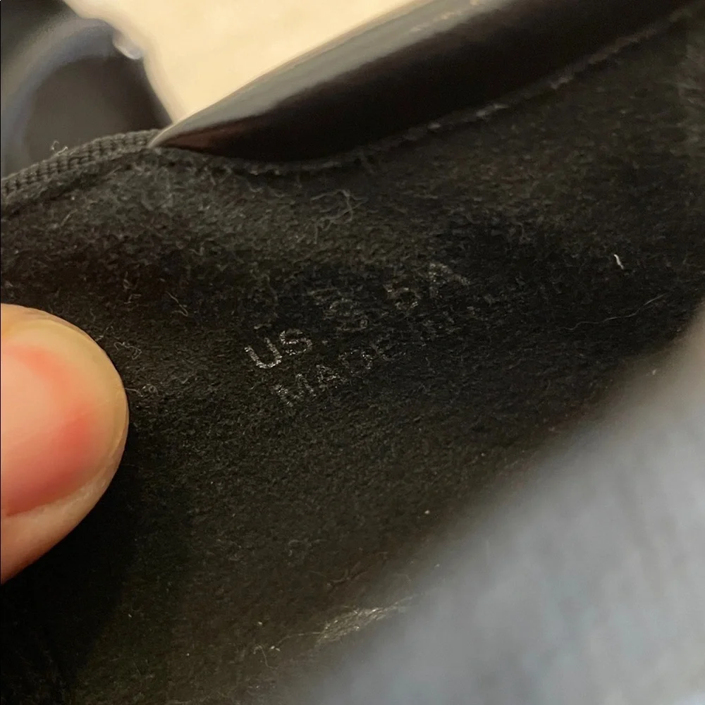 Black Tap Shoes Girls Size 3.5 Unbranded Velcro closure